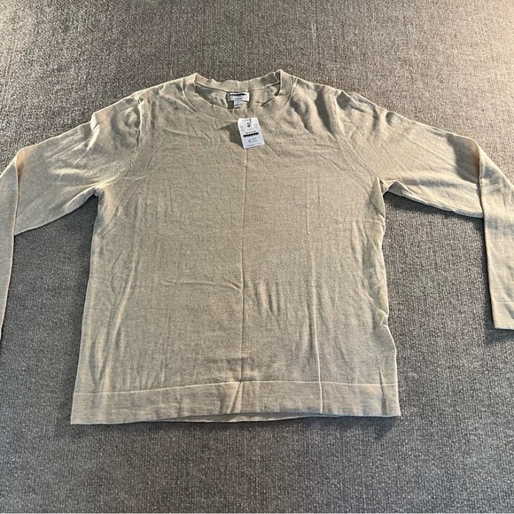 J. Crew Womens Light Tan Crewneck Sweater. Great for layering. Lightweight - Picture 1 of 2